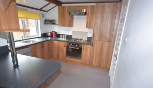 Burgh St Peter - 2 Bedroom Holiday Lodge