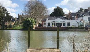 Beccles - Mooring plot