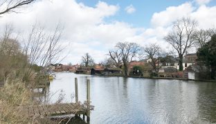 Beccles - Mooring plot