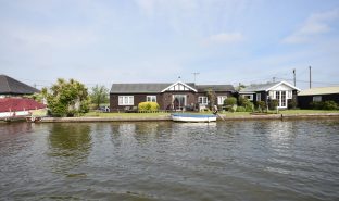 Potter Heigham - 3 Bedroom Detached bungalow