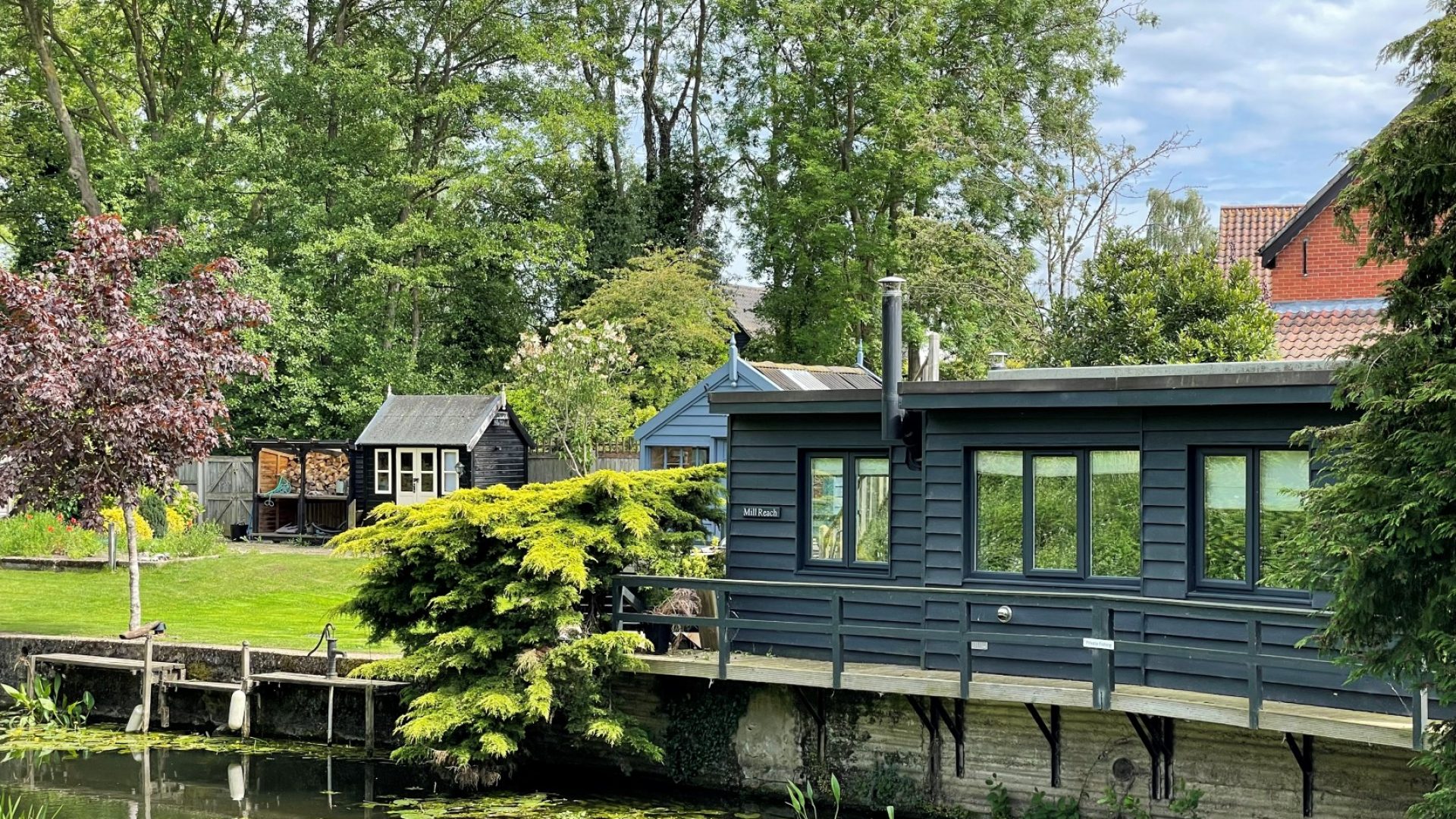 Detached single storey residence, Bungay Waterside Estate Agents