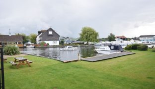 Wroxham - 2 Bedroom Holiday Cottage