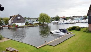 Wroxham - 2 Bedroom Holiday Cottage