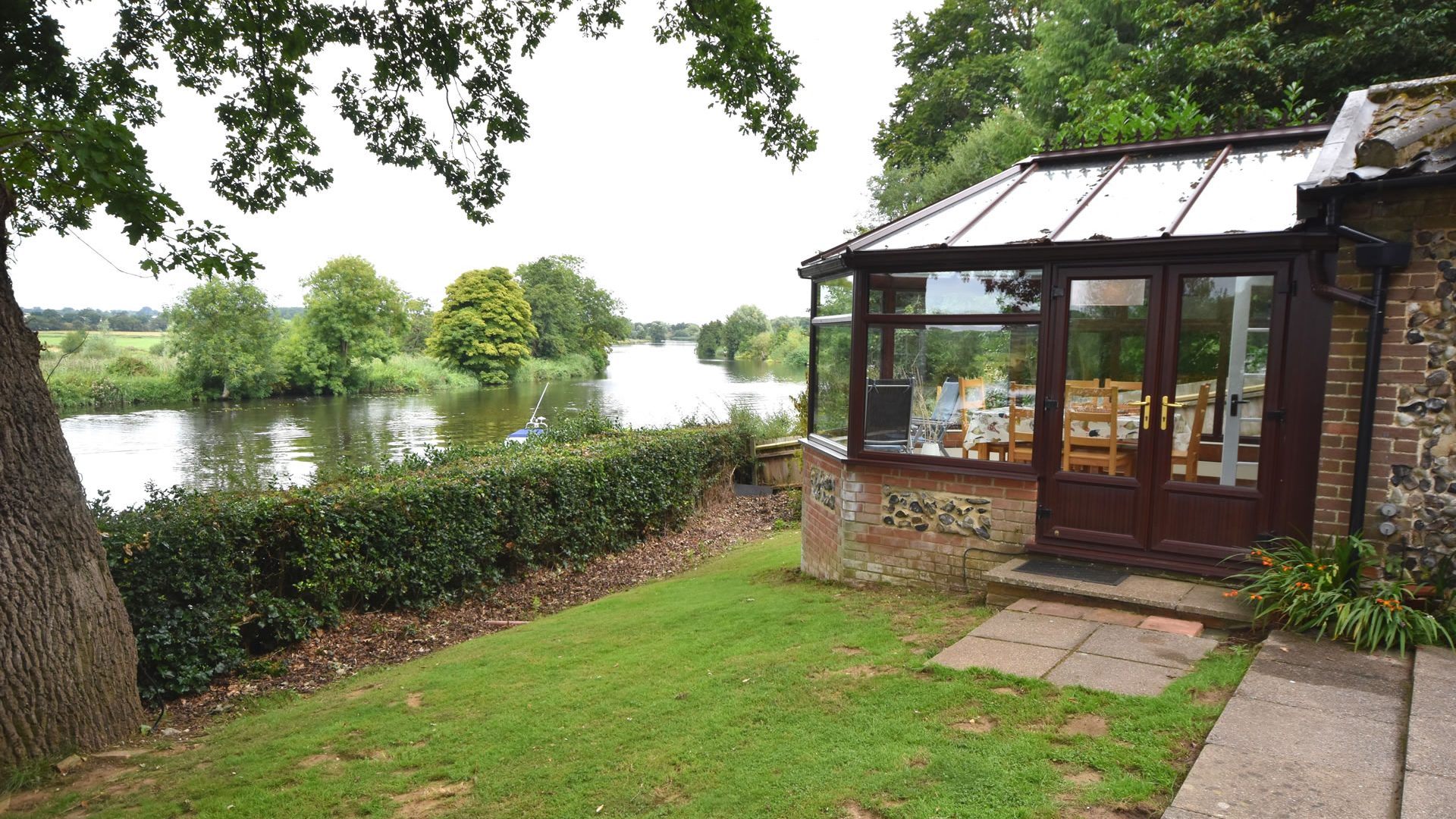 Detached cottage, Bramerton Waterside Estate Agents