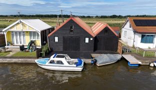 Potter Heigham - 1 Bedroom Boatshed