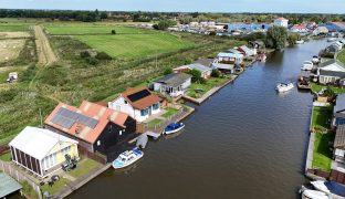 Potter Heigham - 1 Bedroom Boatshed