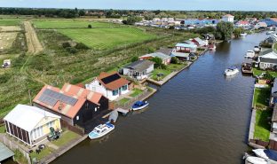 Potter Heigham - 1 Bedroom Boatshed