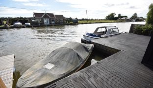 Potter Heigham - 1 Bedroom Boatshed