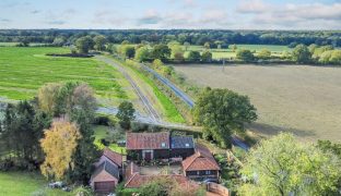 Beccles - 5 Bedroom Barn conversion