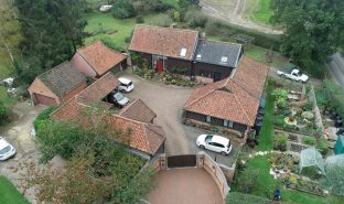 Beccles - 5 Bedroom Barn conversion