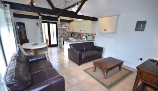 Dilham - 8 Bedroom Barn Conversion