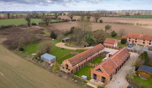 Dilham - 8 Bedroom Barn Conversion