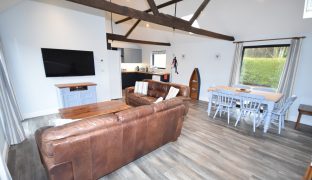 Dilham - 8 Bedroom Barn Conversion