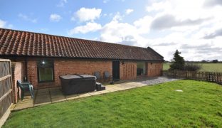 Dilham - 8 Bedroom Barn Conversion