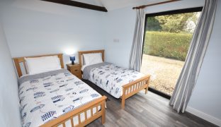 Dilham - 8 Bedroom Barn Conversion