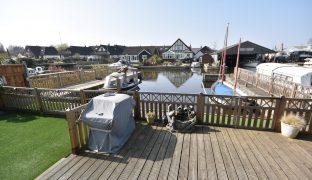 Hoveton - 2 Bedroom Detached bungalow