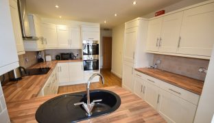 Hoveton - 4 Bedroom Detached house