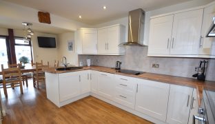 Hoveton - 4 Bedroom Detached house