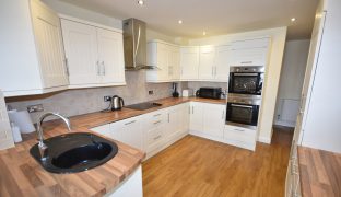 Hoveton - 4 Bedroom Detached house