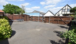 Hoveton - 4 Bedroom Detached house