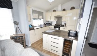 Corton - 2 Bedroom Lodge