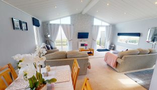 Corton - 2 Bedroom Lodge