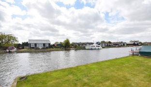 Potter Heigham - 2 Bedroom Detached bungalow