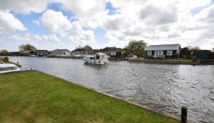 Potter Heigham - 2 Bedroom Detached bungalow