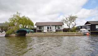 Potter Heigham - 2 Bedroom Detached bungalow