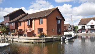 Horning - 2 Bedroom End town house