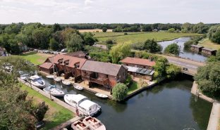 Wayford Bridge - 14 Bedroom Holiday Cottages