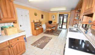 Stokesby - 5 Bedroom Detached house