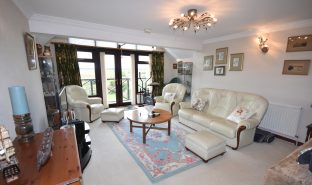 Stokesby - 5 Bedroom Detached house