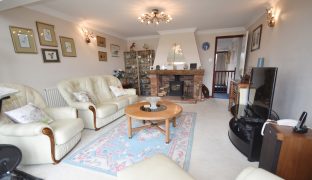 Stokesby - 5 Bedroom Detached house