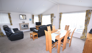 Corton - 2 Bedroom Lodge