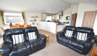 Corton - 2 Bedroom Lodge