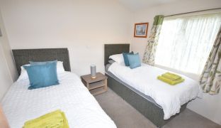 Corton - 2 Bedroom Lodge