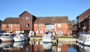 Horning - 2 Bedroom First floor apartment