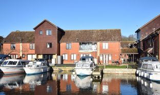 Horning - 2 Bedroom First floor apartment