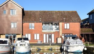 Horning - 2 Bedroom First floor apartment