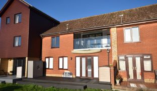 Horning - 2 Bedroom First floor apartment