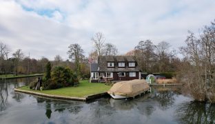 Hoveton - 4 Bedroom Detached house