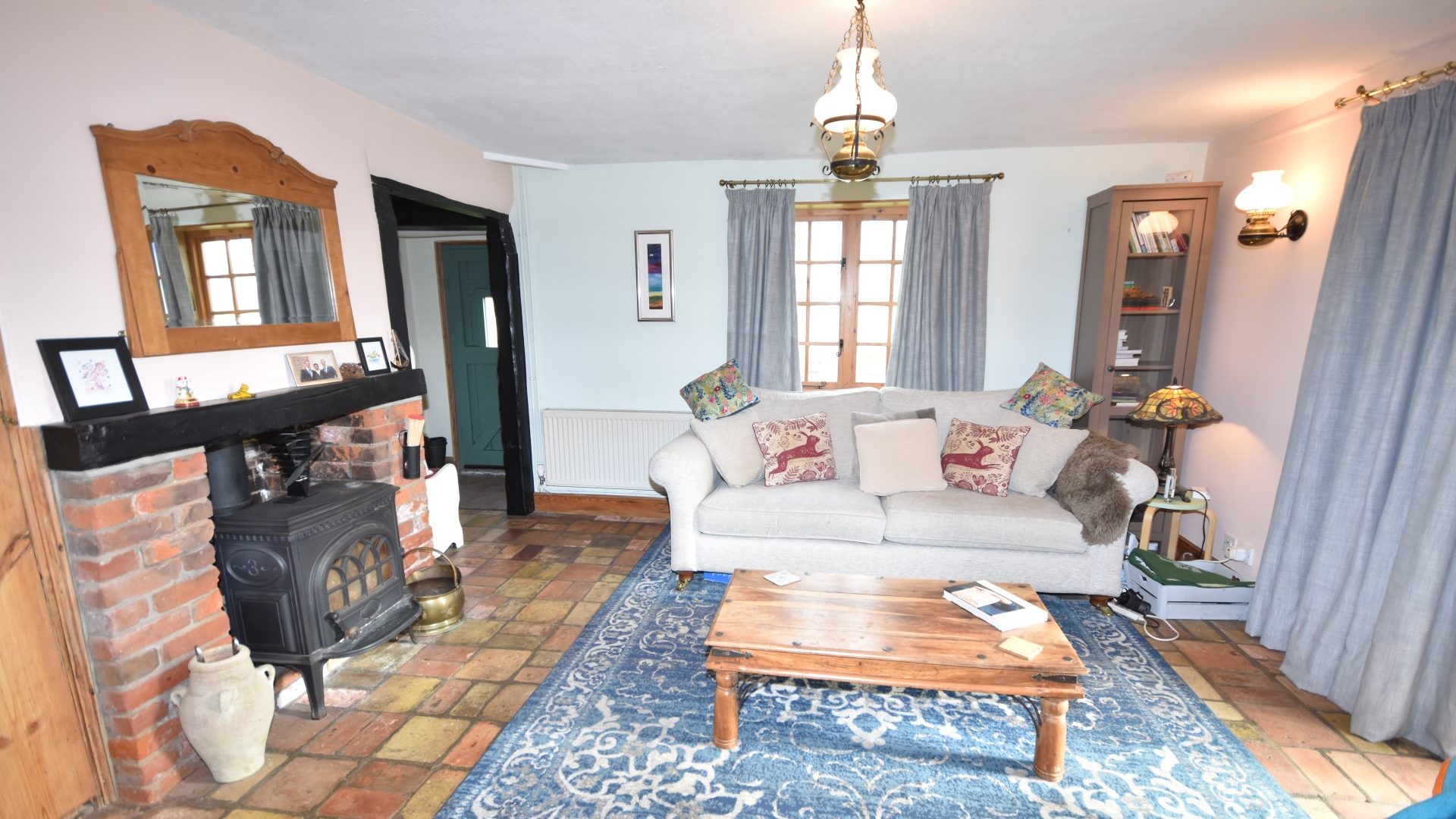 4 bedroom detached house, Langley Waterside Estate Agents