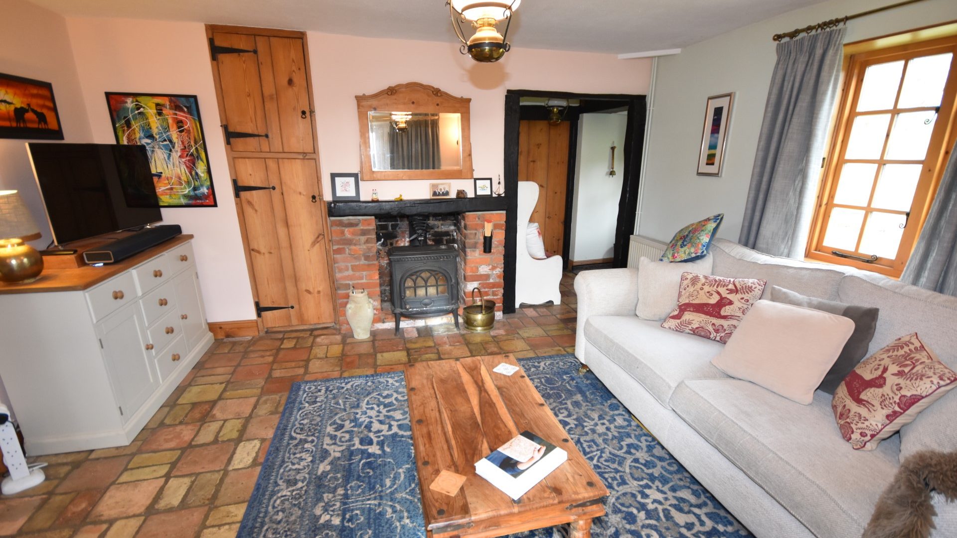 4 bedroom detached house, Langley Waterside Estate Agents