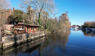 Thorpe St Andrew, Norwich - 1 Bedroom Timber Holiday Cabin