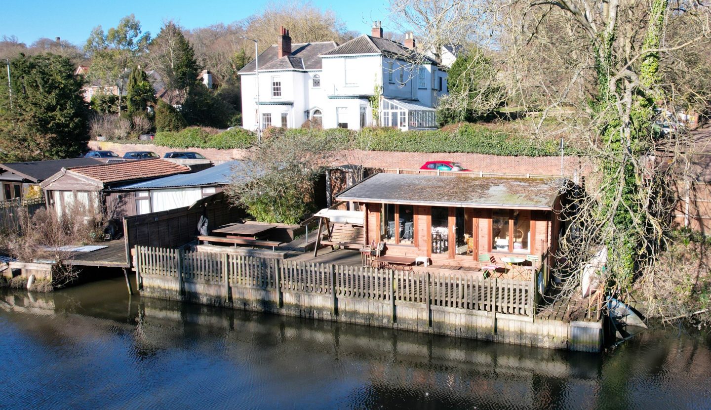 holiday cabin Thorpe St Andrew, Norwich Waterside Estate Agents