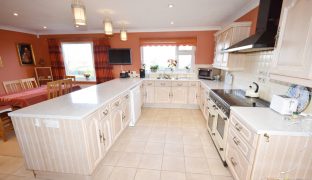West Somerton - 4 Bedroom Detached bungalow