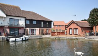 Horning - 2 Bedroom Town House