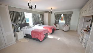 West Somerton - 4 Bedroom Detached bungalow