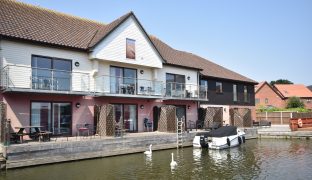 Horning - 2 Bedroom Town House